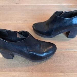 COCLICO Size 38 Ankle Height Leather Clogs